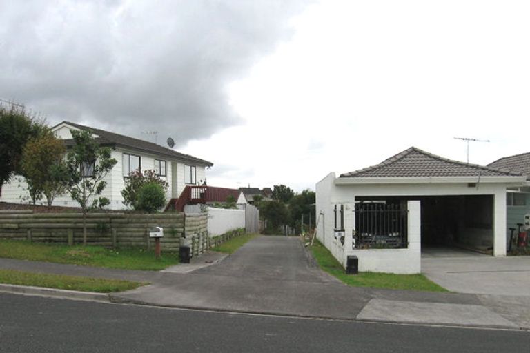 Photo of property in 20 Hassan Drive, Massey, Auckland, 0614