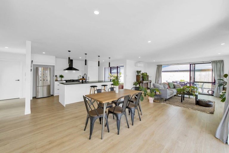 Photo of property in 28 Falcon Road, Rolleston, 7615