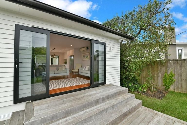 Photo of property in 49 Roseberry Avenue, Birkenhead, Auckland, 0626