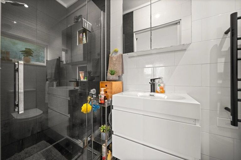 Photo of property in 121 Fairview Avenue, Fairview Heights, Auckland, 0632