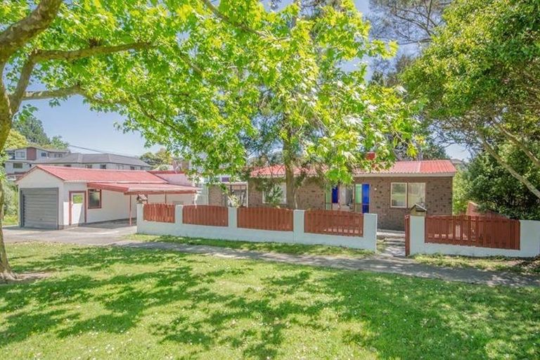 Photo of property in 99 Seabrook Avenue, New Lynn, Auckland, 0600