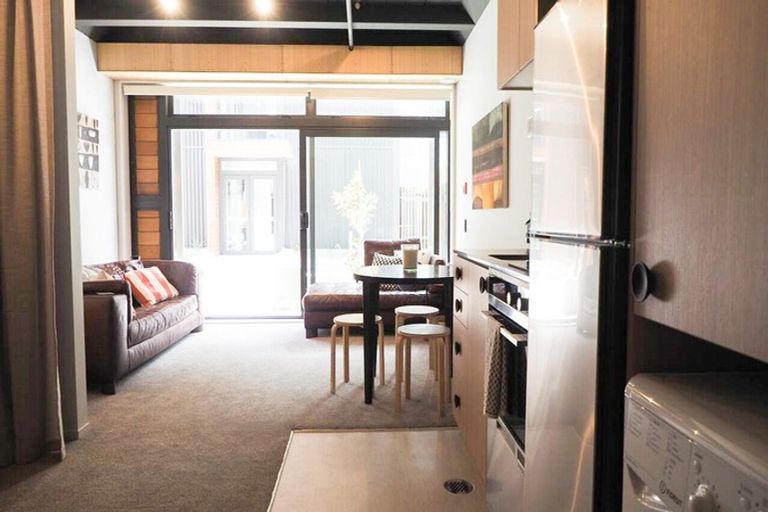 Photo of property in Vedado Apartments, 107/41u Hopper Street, Mount Cook, Wellington, 6011