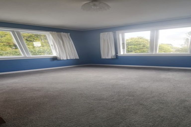 Photo of property in 6 Kingdale Road, Henderson, Auckland, 0610