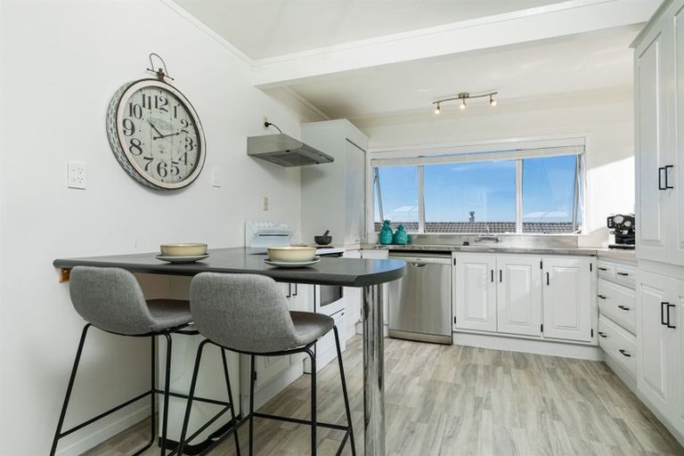 Photo of property in 7 Seabar Place, Glen Eden, Auckland, 0602