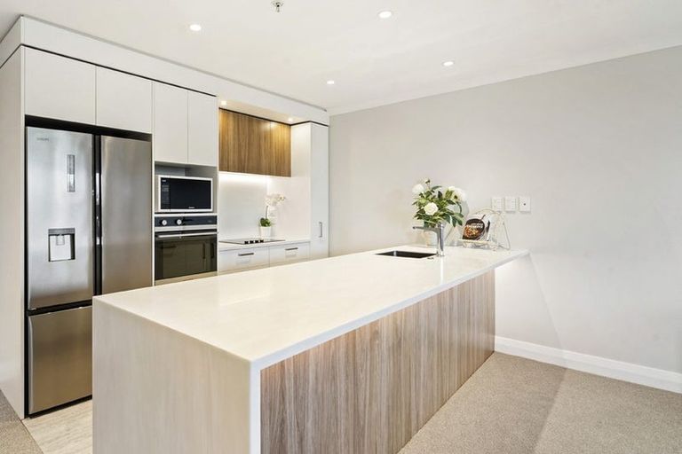 Photo of property in 14/30 Ambassador Glade, Orewa, 0931