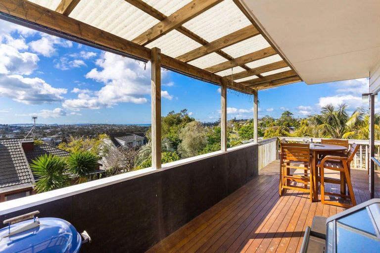 Photo of property in 123 Carlisle Road, Northcross, Auckland, 0632