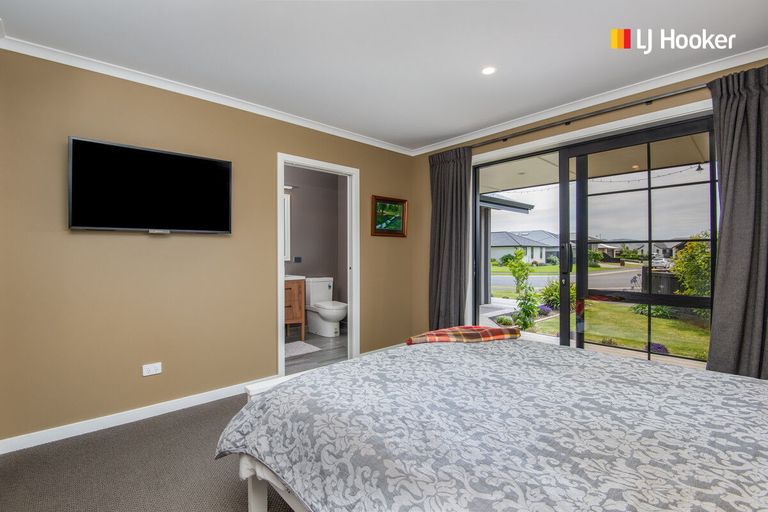 Photo of property in 8 Carrick Place, Mosgiel, 9024