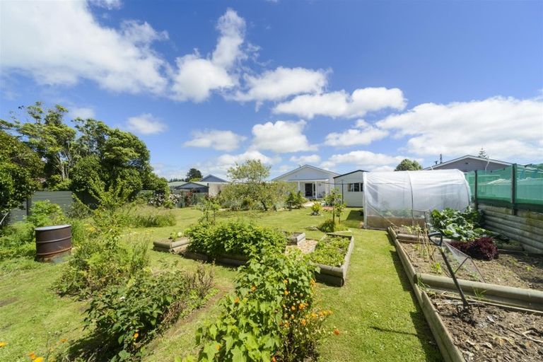 Photo of property in 7 Station Road, Marton, 4710