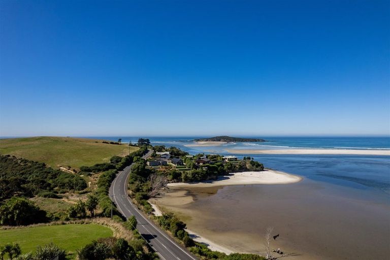 Photo of property in 1390 Taieri Mouth Road, Taieri Mouth, 9091