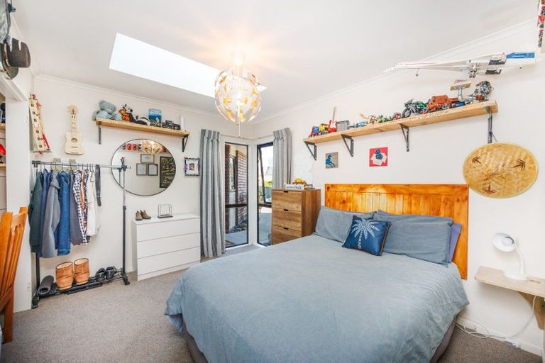 Photo of property in 21 Montana Way, Milson, Palmerston North, 4414