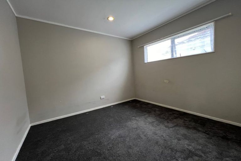 Photo of property in 19 Lynwood Road, New Lynn, Auckland, 0600