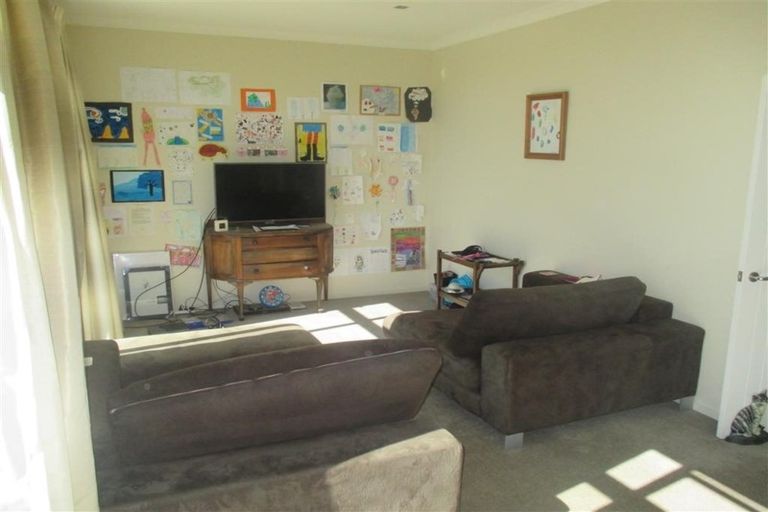 Photo of property in 38 Country Club Terrace, Northwood, Christchurch, 8051