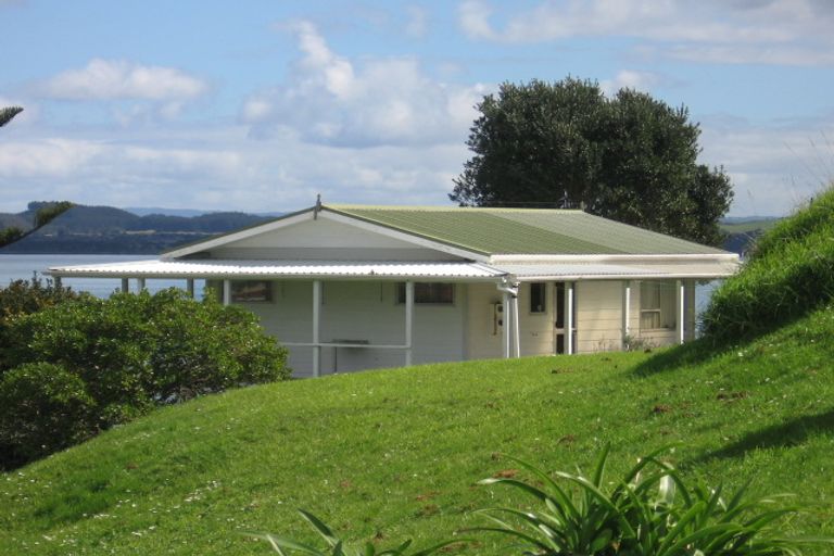 Photo of property in 28 Du Fresne Place, Russell, 0202