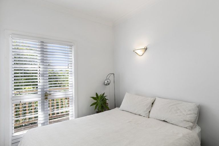 Photo of property in 5 Thorby Street, Northland, Wellington, 6012