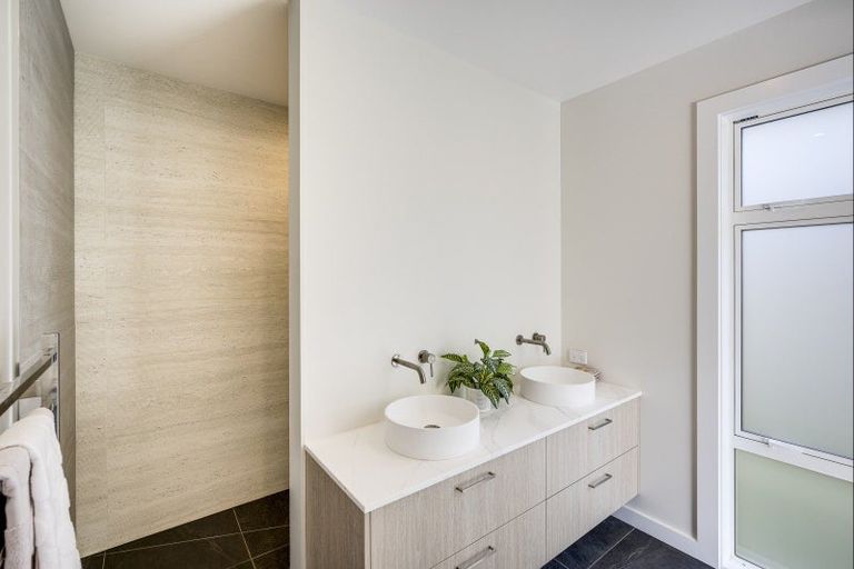Photo of property in 18 Rich Rise, Havelock North, 4130