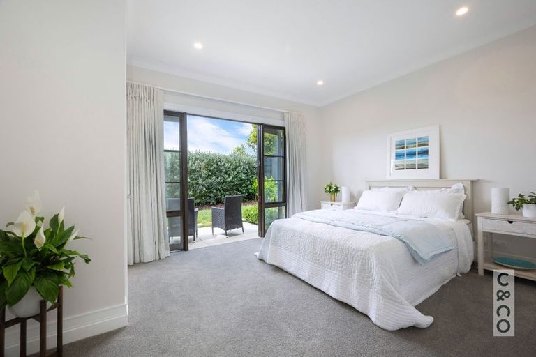 Photo of property in 8 Tauwaka Crescent, Riverhead, 0820