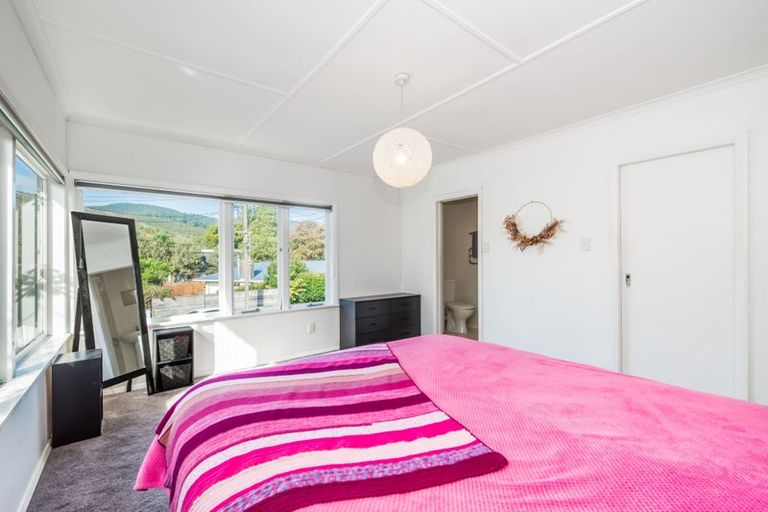 Photo of property in 3 Wairere Grove, Paraparaumu, 5032