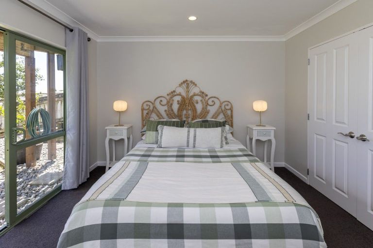 Photo of property in 56 Kakariki Grove, Waikanae, 5036