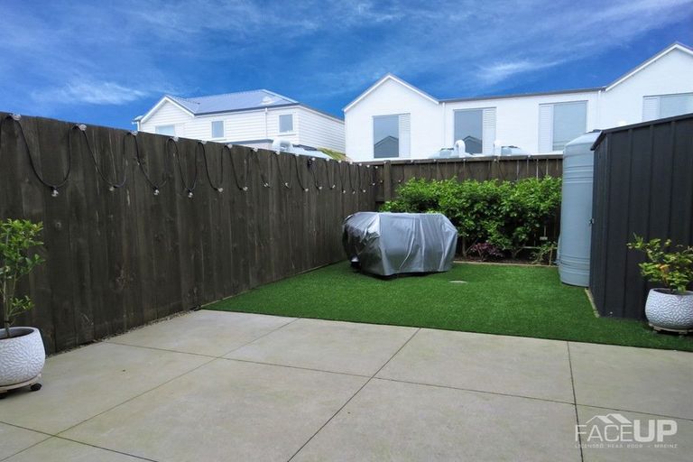 Photo of property in 63 Glidepath Road, Hobsonville, Auckland, 0616