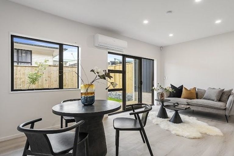 Photo of property in 5/191 Rathgar Road, Henderson, Auckland, 0610