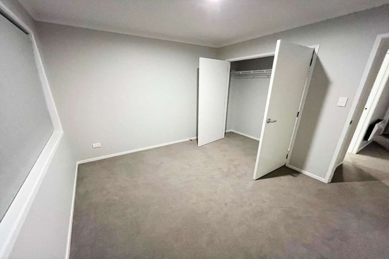 Photo of property in 72 Papatupu Way, Kumeu, 0810