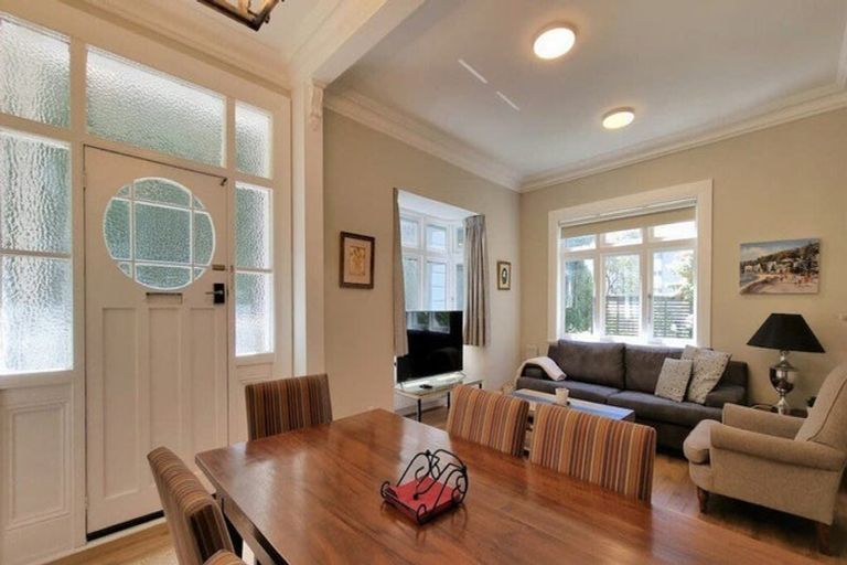 Photo of property in 23 Hay Street, Oriental Bay, Wellington, 6011