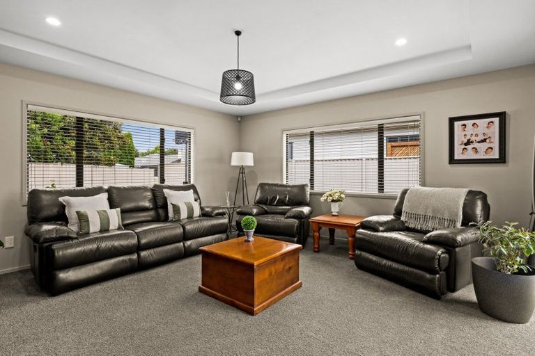 Photo of property in 323 Southland Place, Raureka, Hastings, 4120