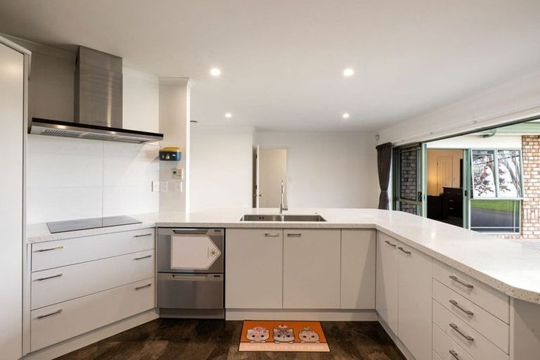 Photo of property in 6 Bouverie Crescent, Flagstaff, Hamilton, 3210