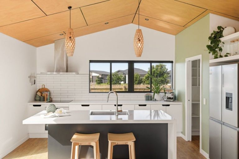 Photo of property in 5 Kahotea Place, Papamoa Beach, Papamoa, 3118