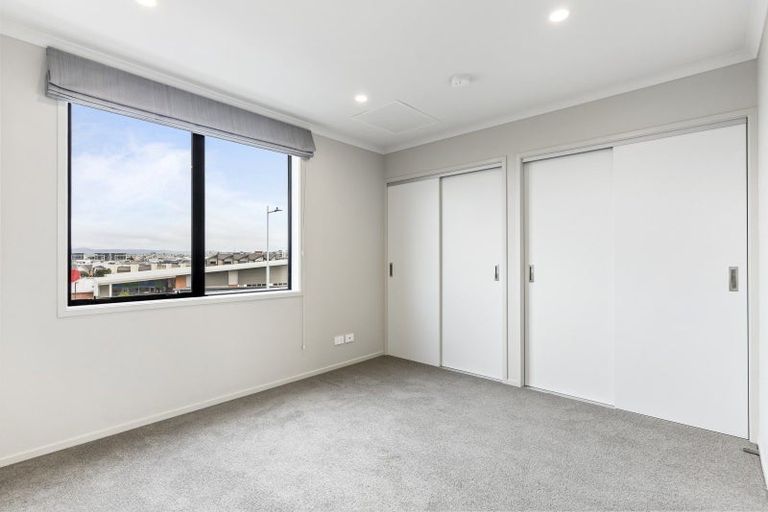 Photo of property in 3/4 Onekiritea Road, Hobsonville, Auckland, 0616