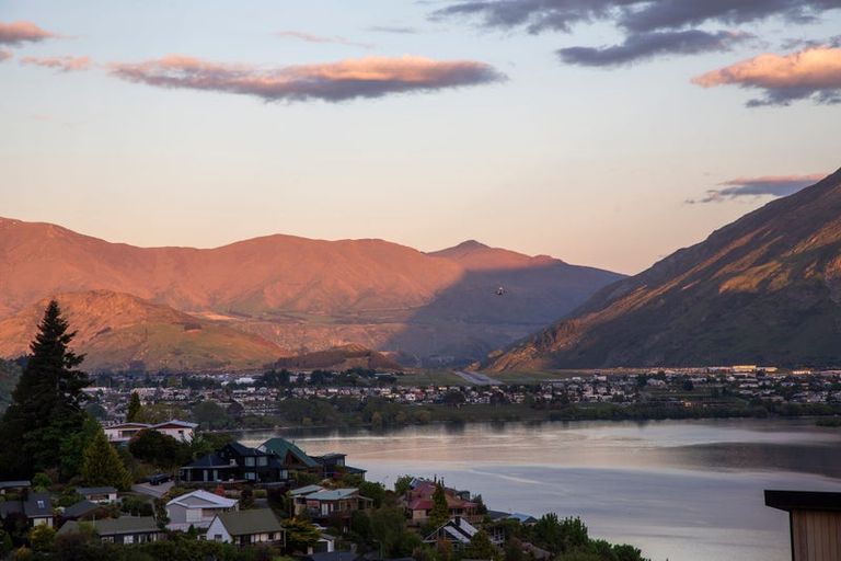 Photo of property in St Andrews Park, 61 Highview Terrace, Queenstown, 9300