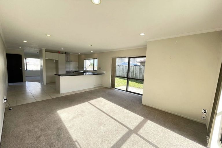 Photo of property in 65 Keri Vista Rise, Papakura, 2110
