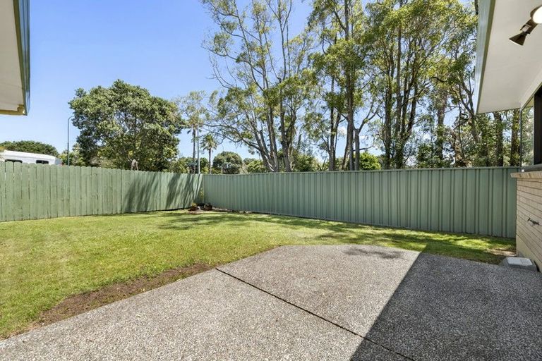 Photo of property in 14 Ardkeen Place, East Tamaki, Auckland, 2016