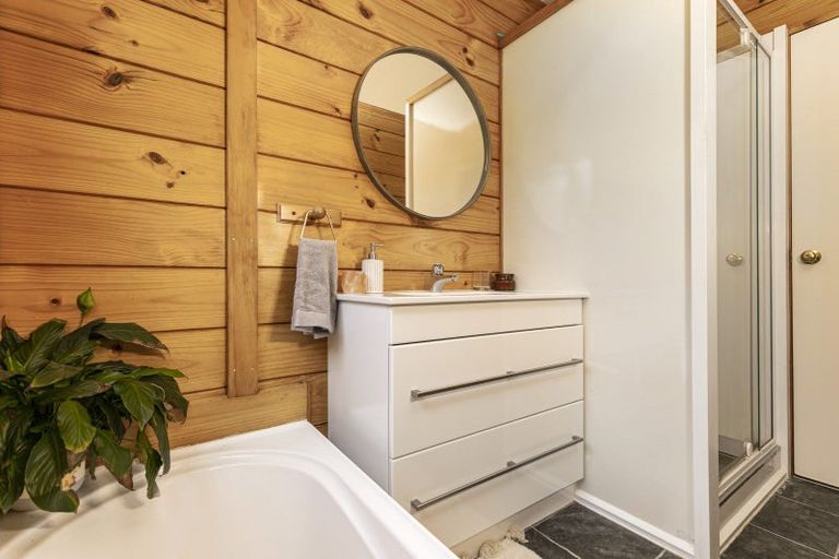 Photo of property in 1074 Peak Road, Helensville, 0875