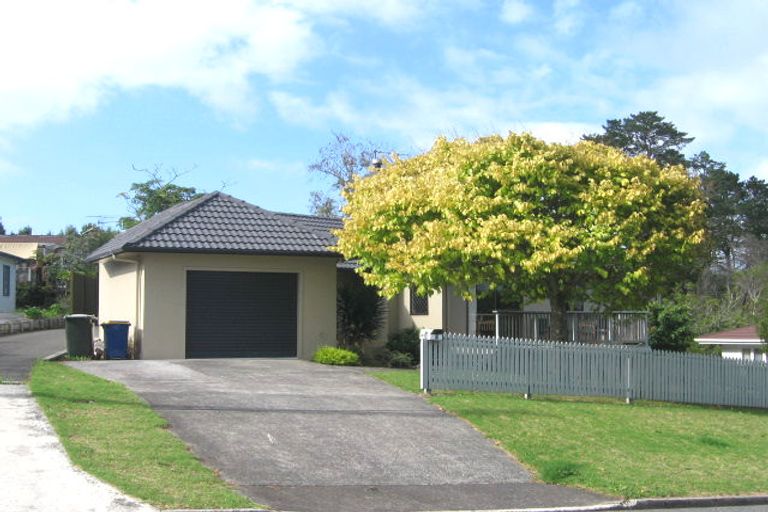 Photo of property in 6a Radiata Lane, Chatswood, Auckland, 0626