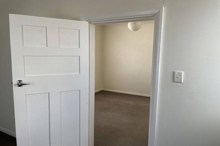 Photo of property in 55 Endeavour Street, Lyall Bay, Wellington, 6022