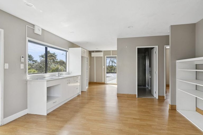 Photo of property in 34 Capilano Place, Glenfield, Auckland, 0629