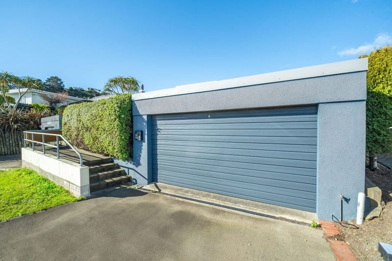 Photo of property in 126 Mana Esplanade, Paremata, Porirua, 5026
