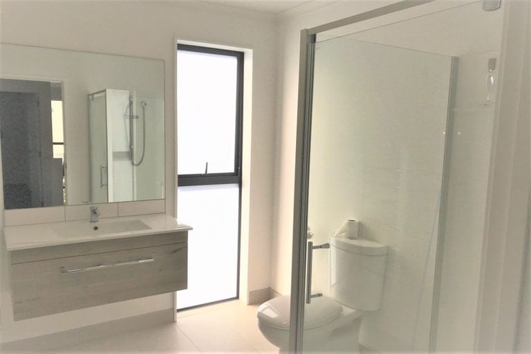 Photo of property in 28b Ian Morrison Road, Hobsonville, Auckland, 0616