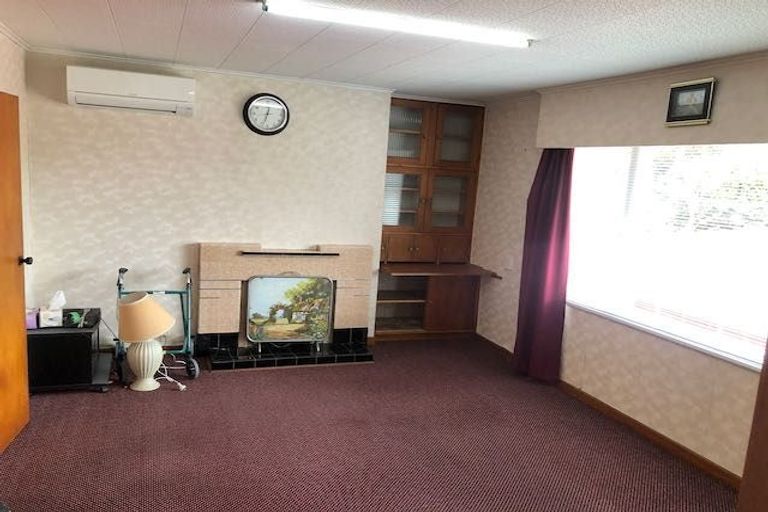 Photo of property in 22 Matipo Road, Te Atatu Peninsula, Auckland, 0610