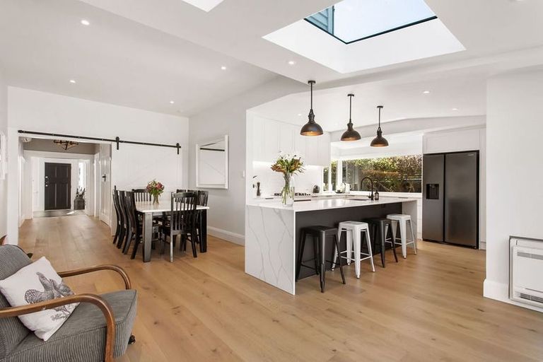 Photo of property in 112 Knowles Street, St Albans, Christchurch, 8052