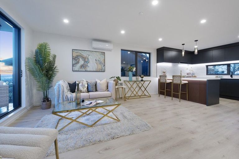 Photo of property in 8b Hadfield Street, Beach Haven, Auckland, 0626