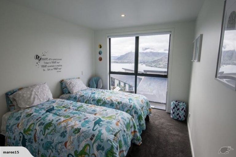 Photo of property in 11b Saint Peters Place, Queenstown, 9300