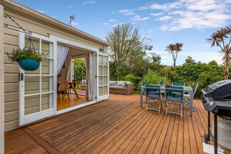 Photo of property in 840 Pukearuhe Road, Waiiti, Urenui, 4377