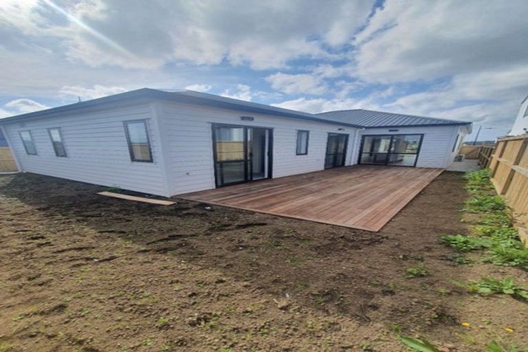 Photo of property in 12 Weri Road, Karaka, Papakura, 2113