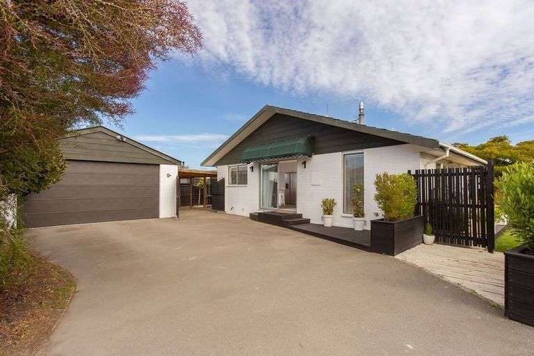 Photo of property in 9b Lydbury Place, Parklands, Christchurch, 8083