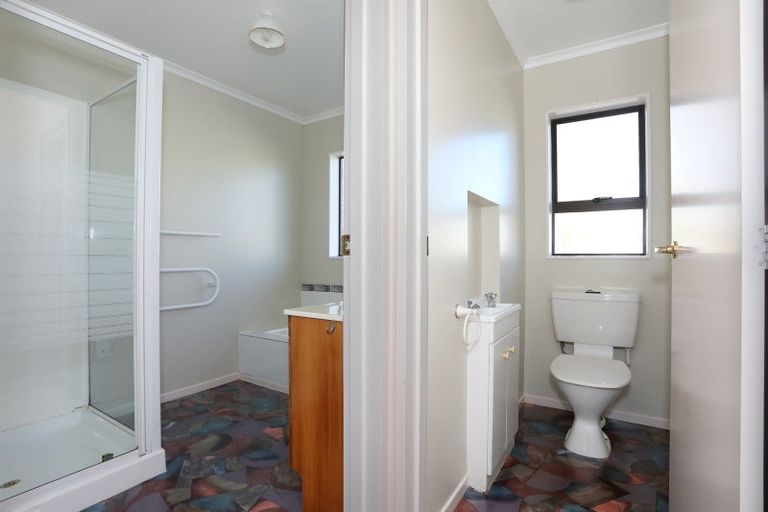 Photo of property in 1 Mcilwaine Place, Marton, 4710