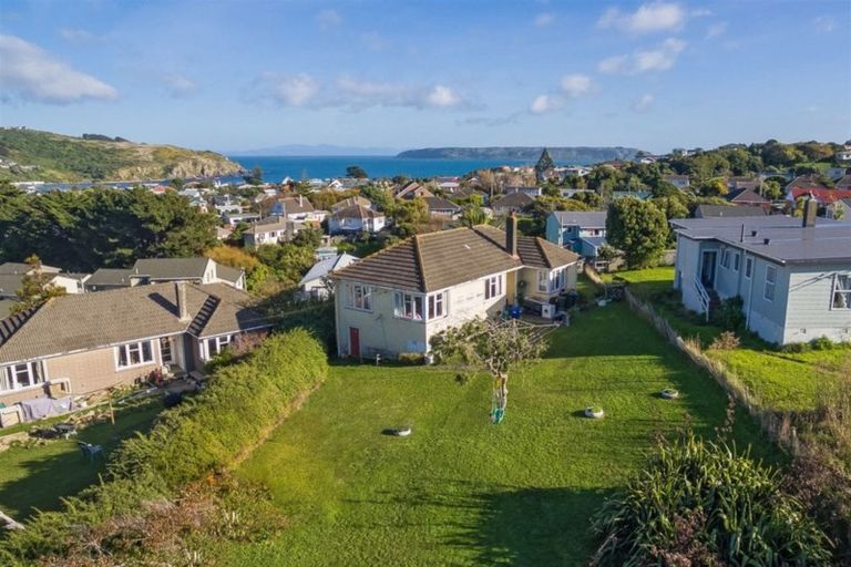 Photo of property in 19 Morere Street, Titahi Bay, Porirua, 5022
