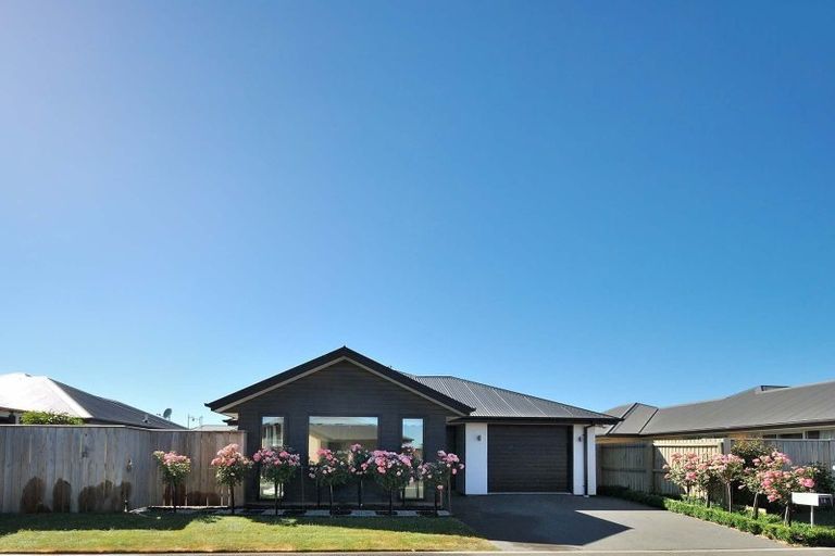 Photo of property in 14 Blaenavon Lane, Halswell, Christchurch, 8025