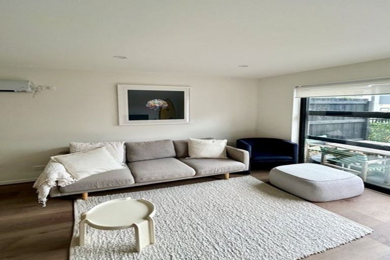 Photo of property in 22 Jabuka Street, Glen Eden, Auckland, 0602